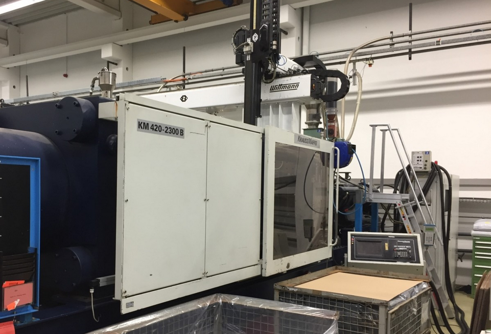 Presse à injecter Krauss Maffei KM-420-2300B2/90