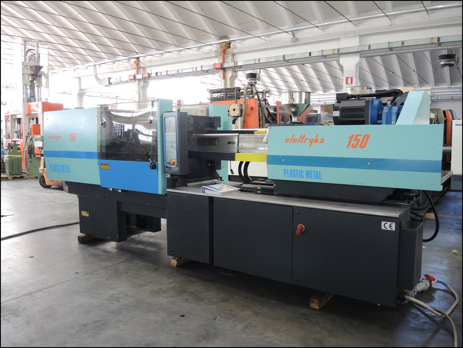 Presse à injecter PLASTIC METAL ELETTRYKA 150