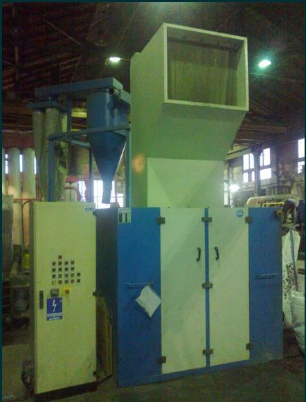 Broyeur à couteaux Inan Plastic Modèle 65 100 Puissance 75 KW