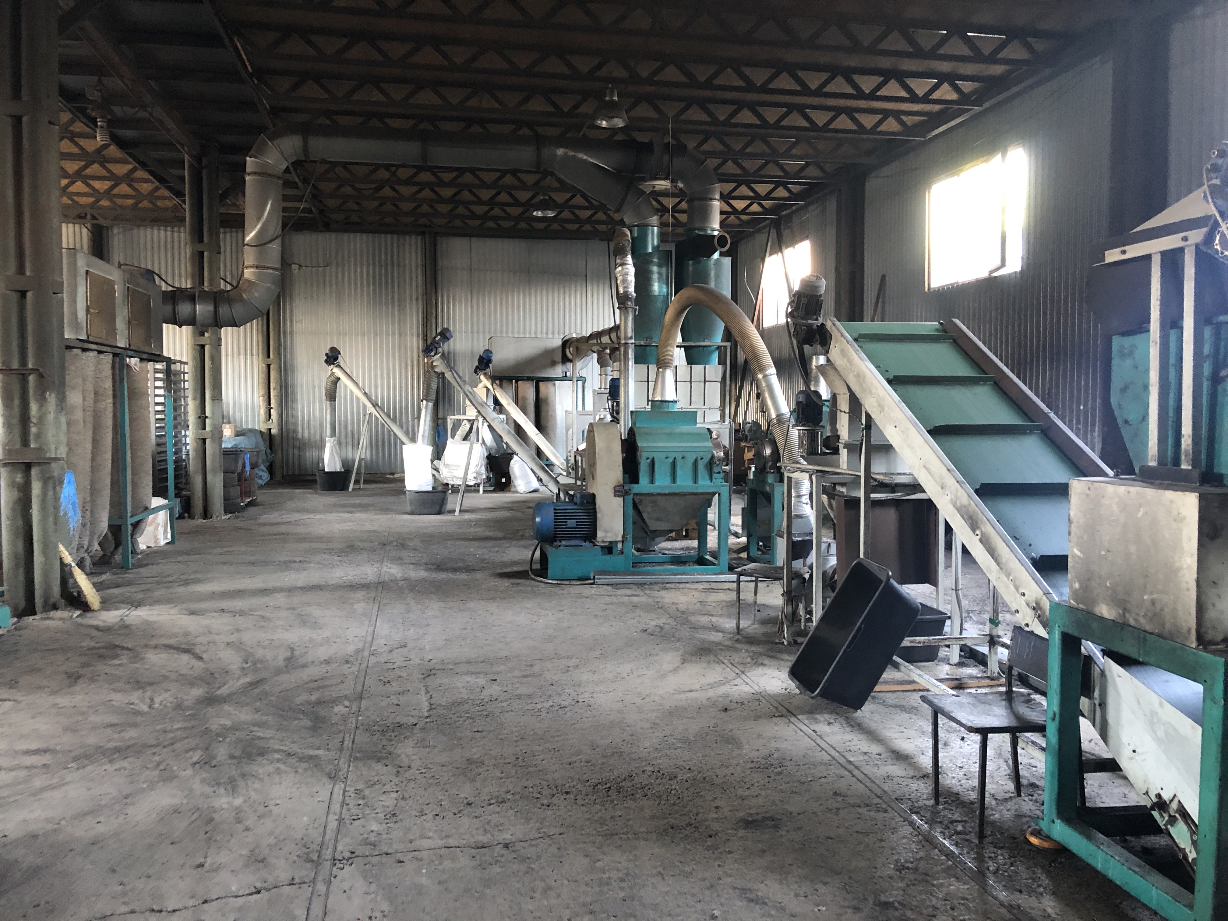 Machine de recyclage plastique Sagama Pneumatico 700