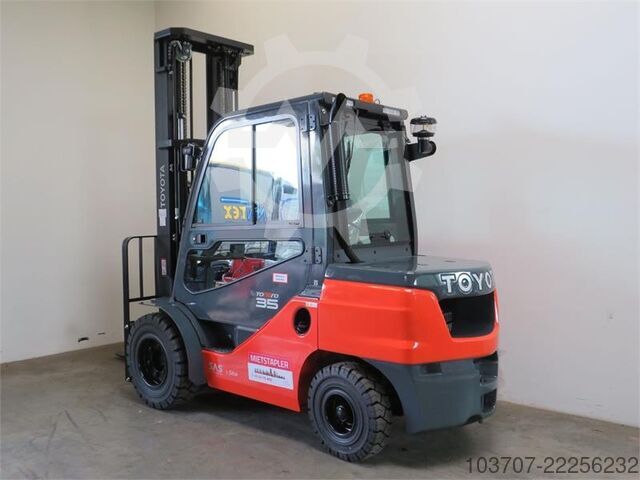 Forklift Toyota 52-8FDJF35