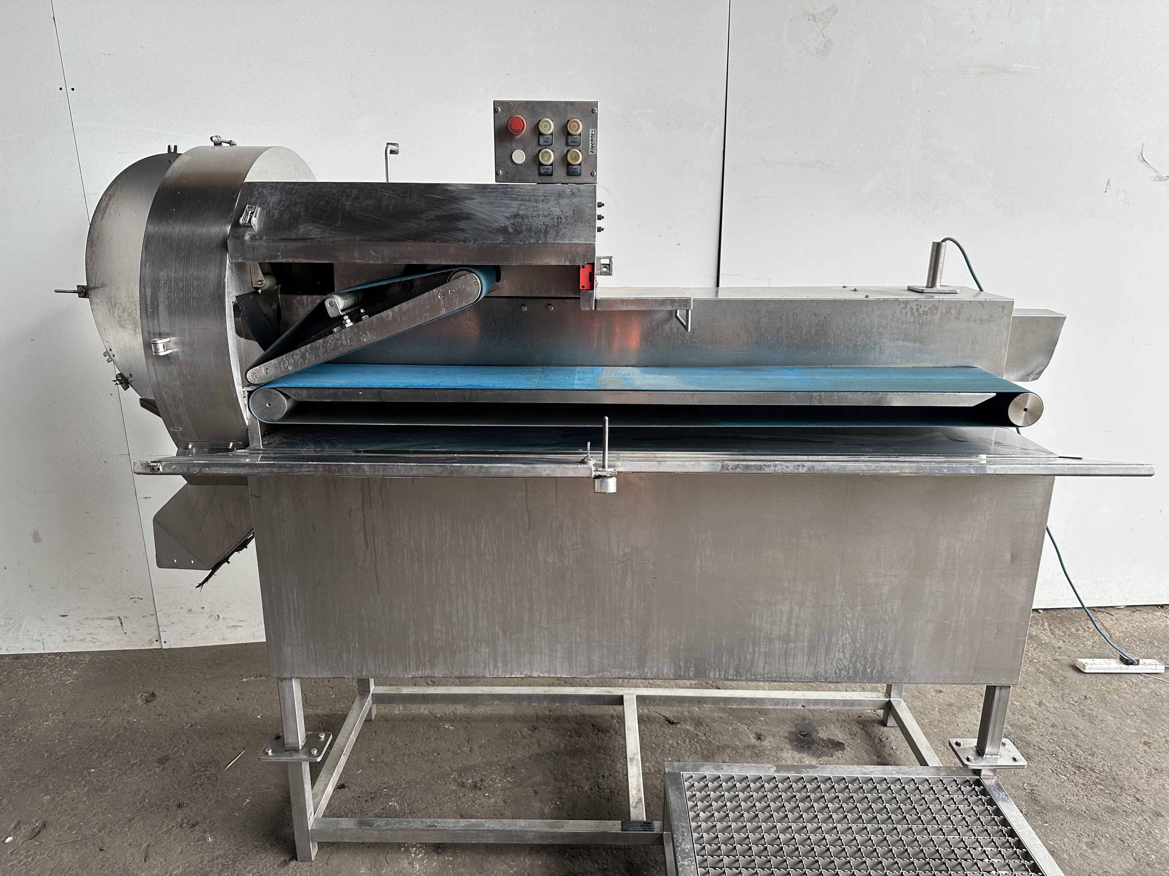 Machine de découpe, lavage et blanchiment de fruits et légumes Eillert G1500