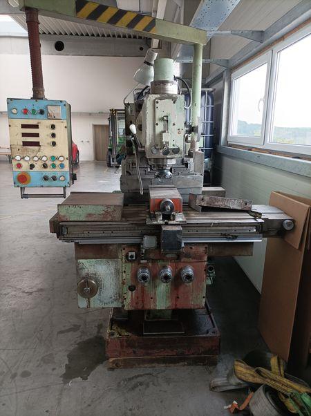 Fraiseuse universelle TOS FGS 32/40