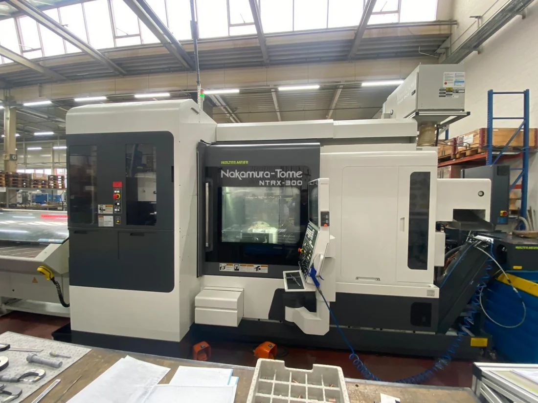 Tour CNC NAKAMURA-TOME NTRX 300