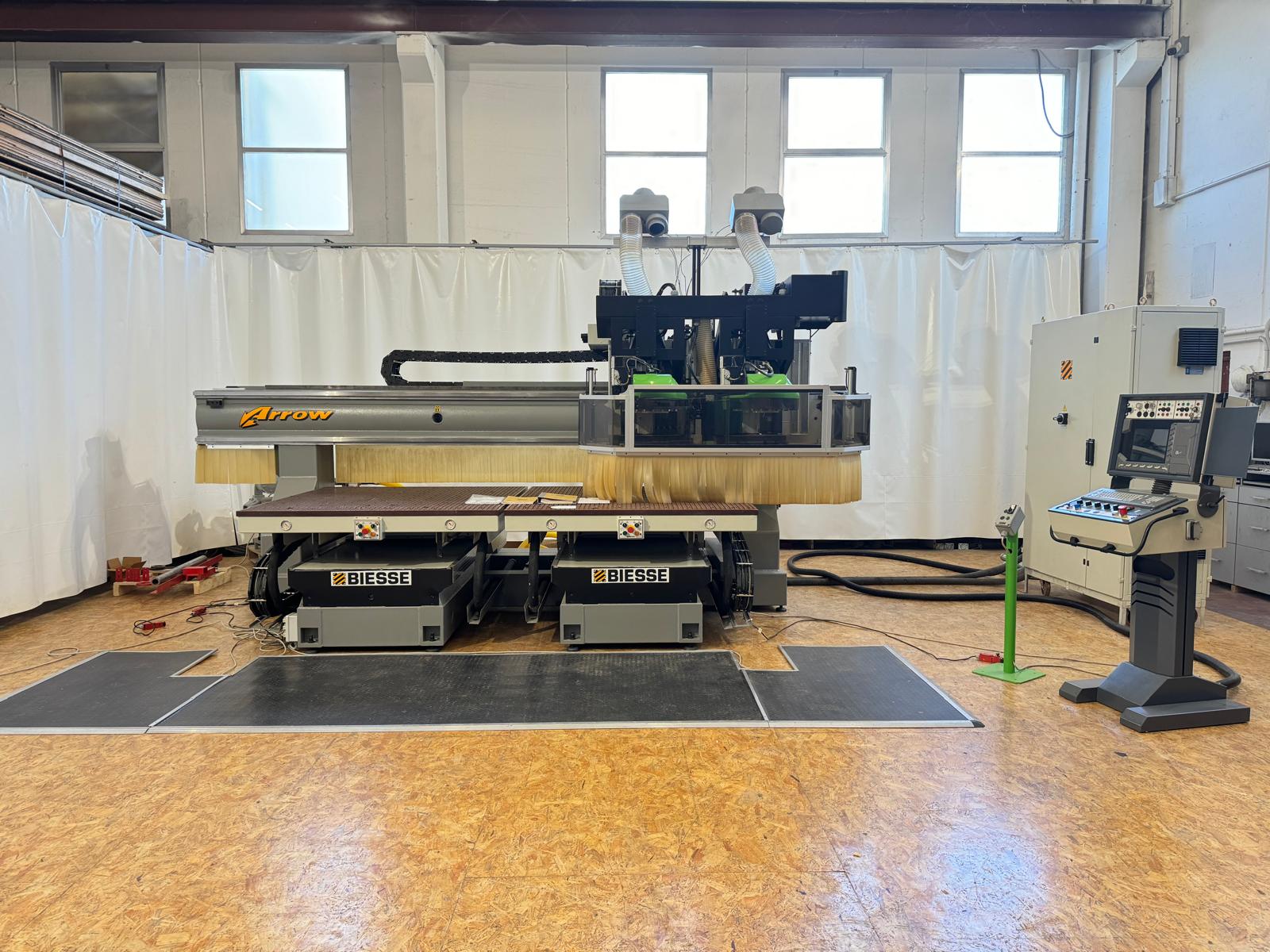 Centre d'usinage CNC pour le bois Biesse Arrow