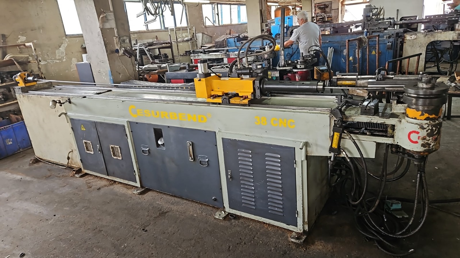 Cintreuse de tubes Cesurbend CNC-38