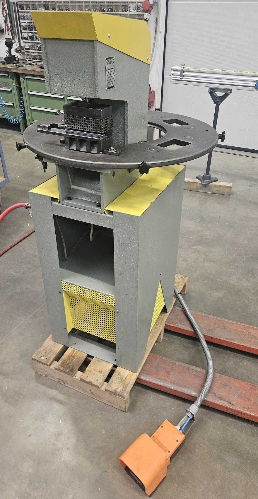 Machine de tôlerie Pressta Eisele Dyno 6