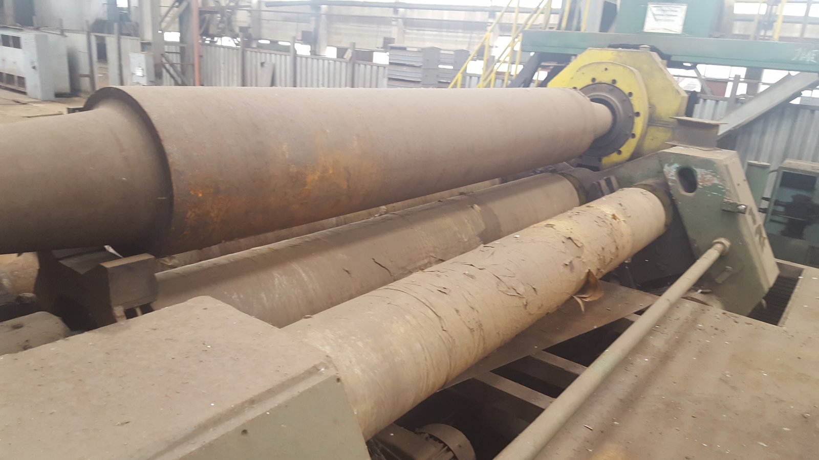 Rouleuse à 4 rouleaux Ryazan IB 2424