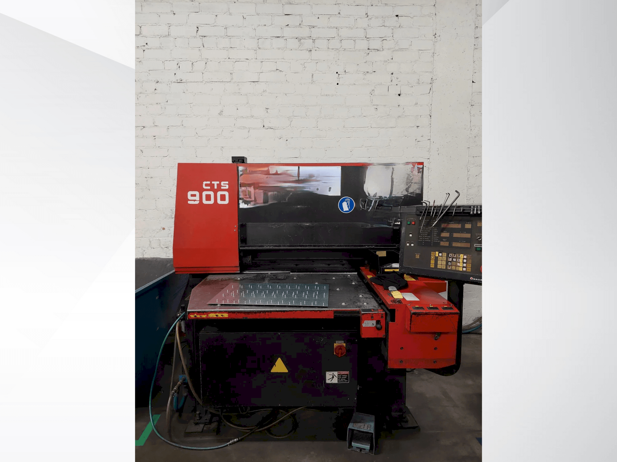 Poinçonneuse à cnc AMADA CTS-900