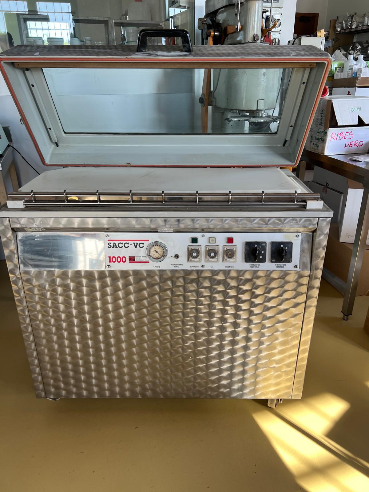 Saccardo Arturo Sacc.Vc.1000 STD Machine sous vide industrielle Saccardo SACC-VC 1000 année 1992