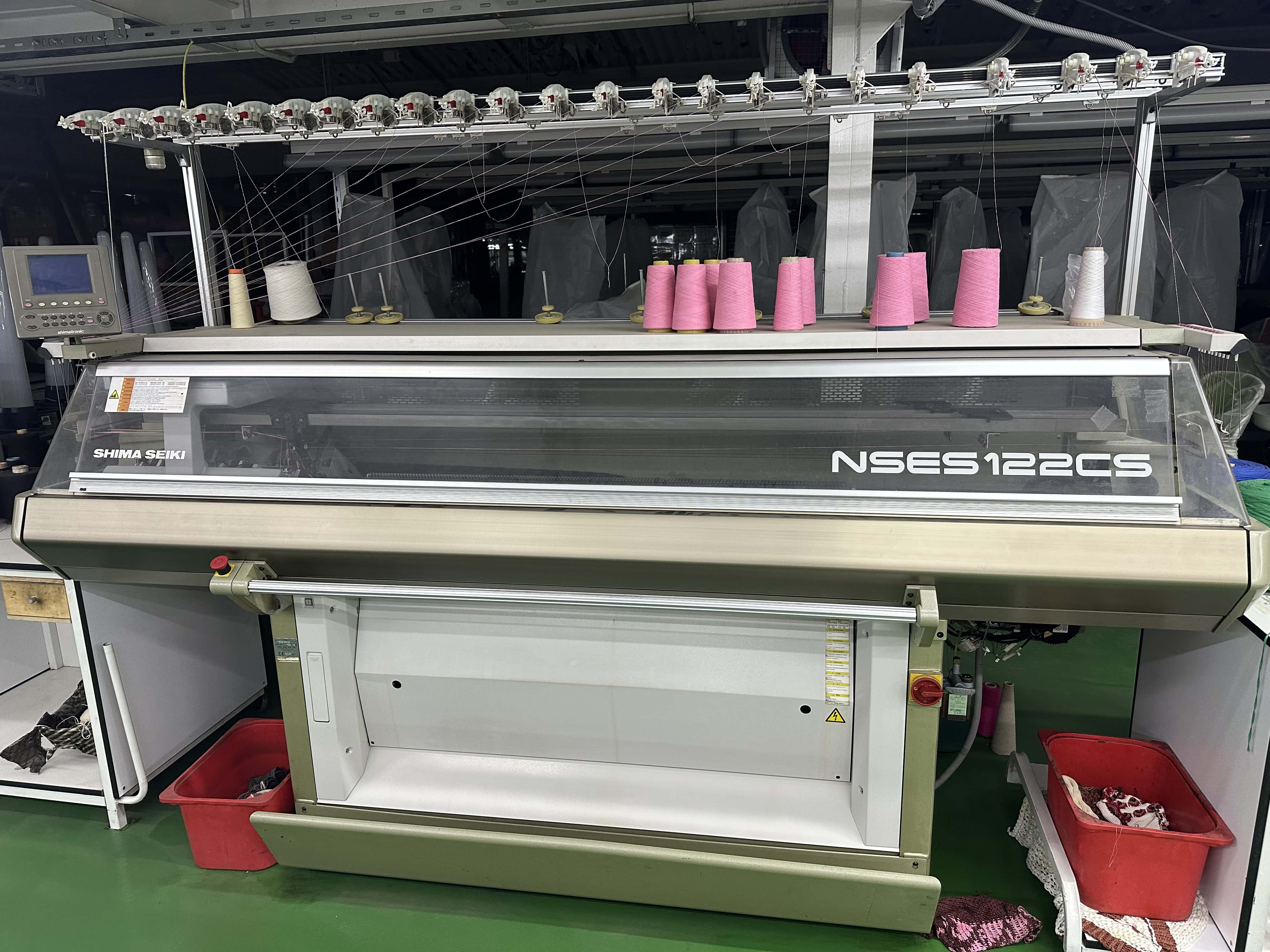 Métier à tricoter rectiligne SHIMA SEIKI NSES 122 CS