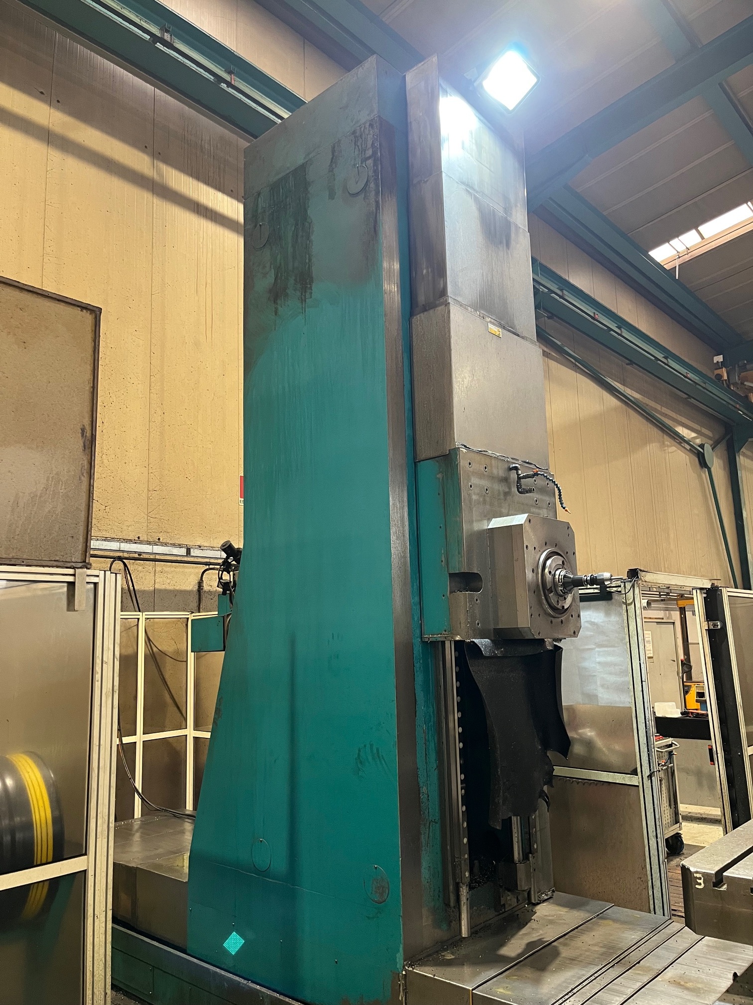 Aléseuse à montant fixe CNC Hydra MP110