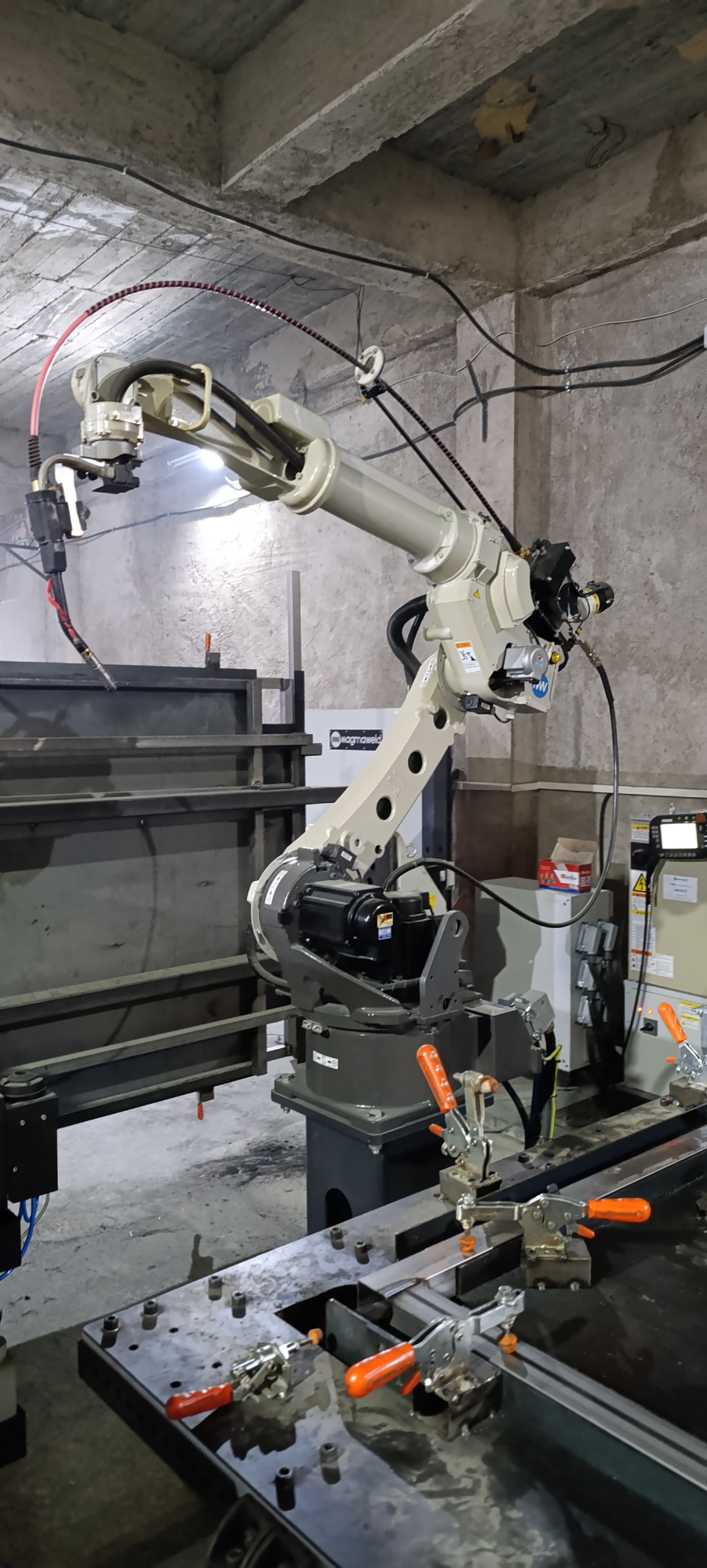 Robot de soudage Panasonic TM-2000