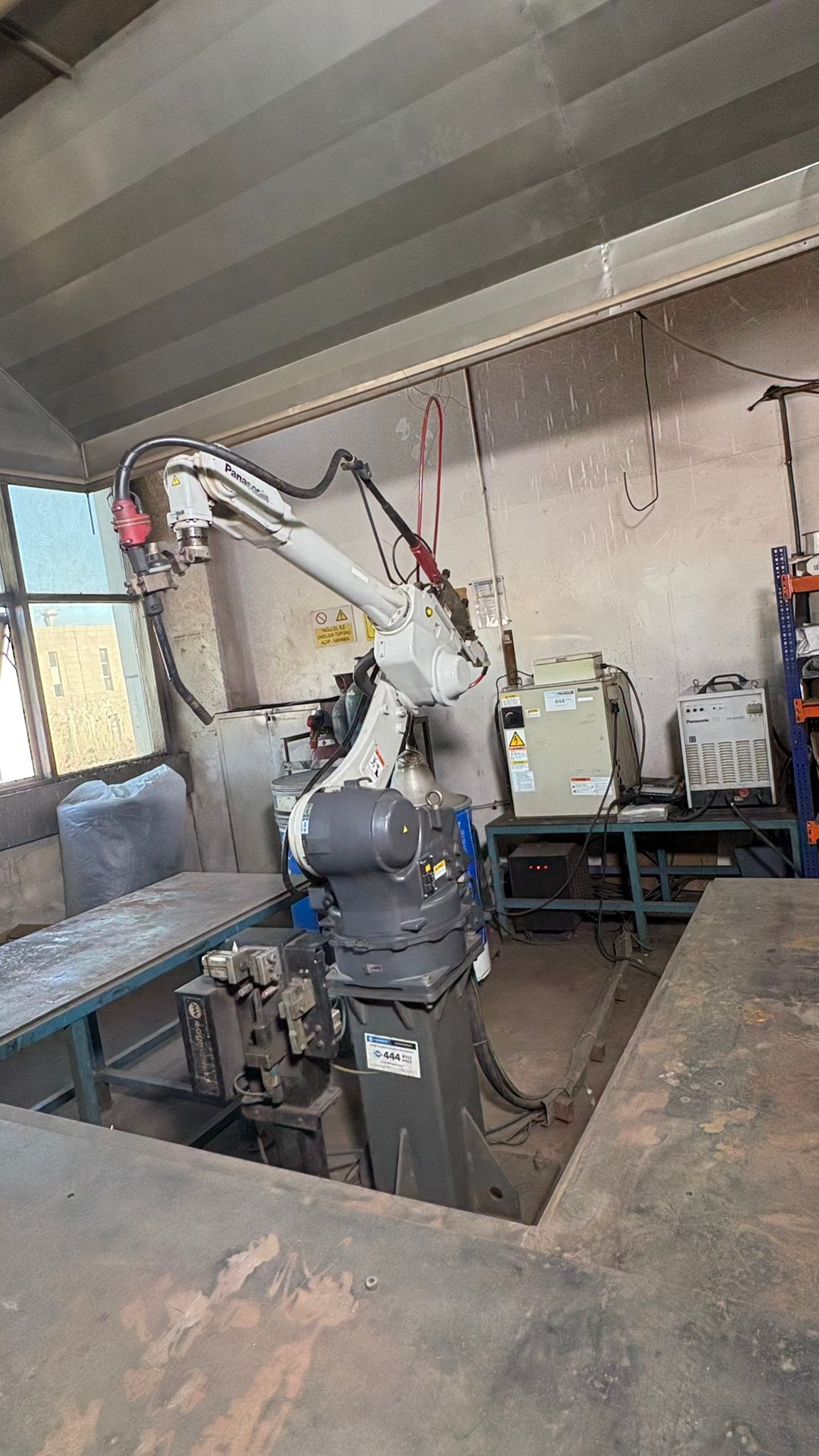Robot industriel FANUC M-16iB