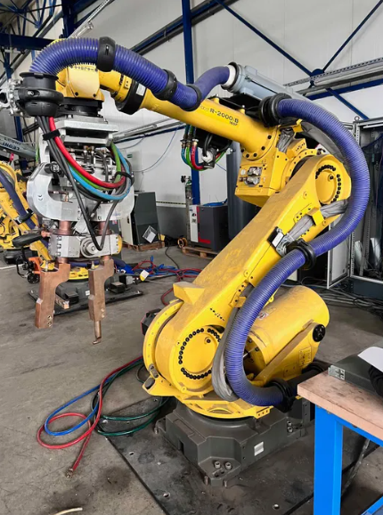 Robot industriel Fanuc R-2000iB 165F R-30iA
