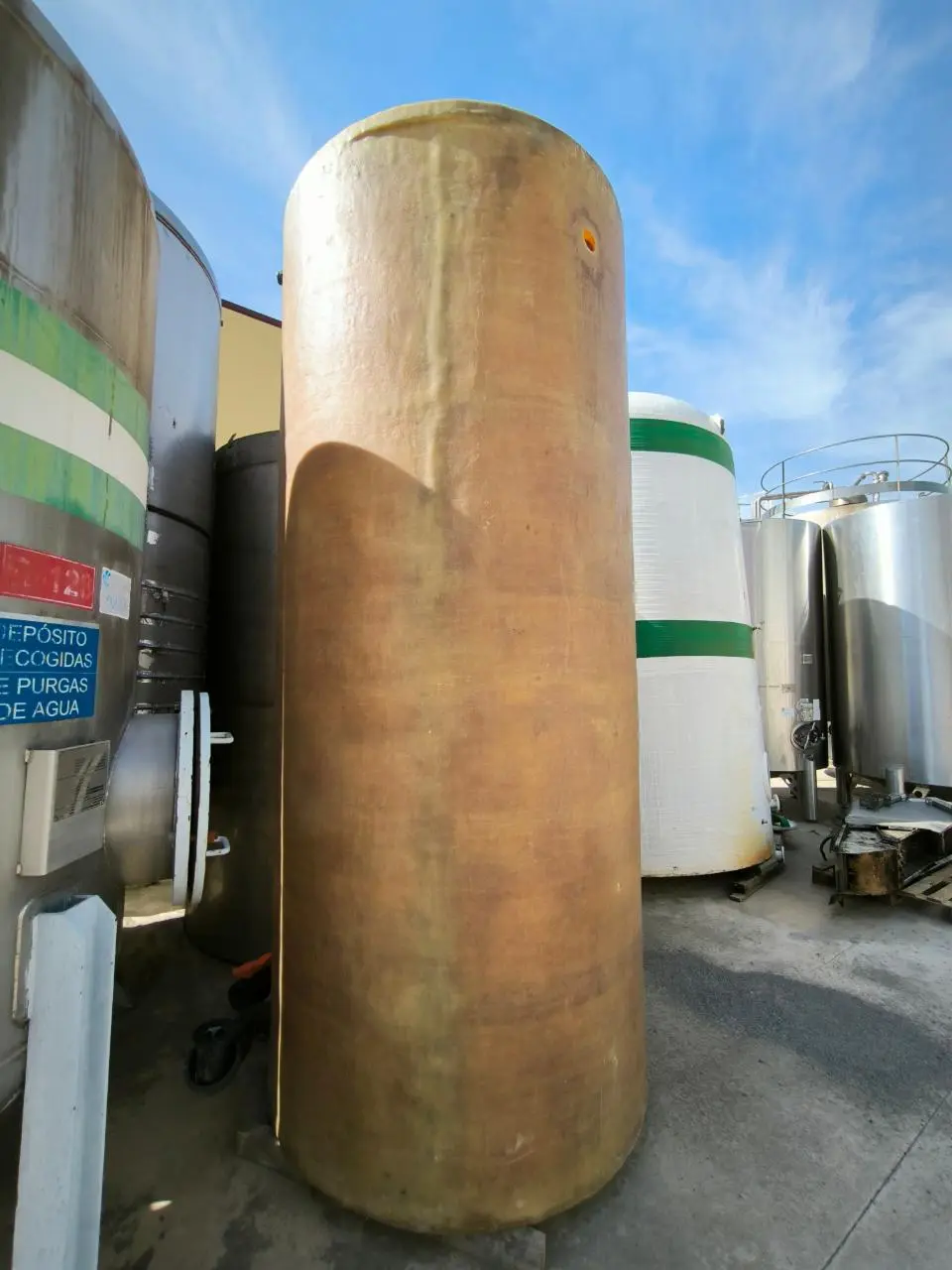 CUVE EN FIBRE DE 6 400 LITRES_84