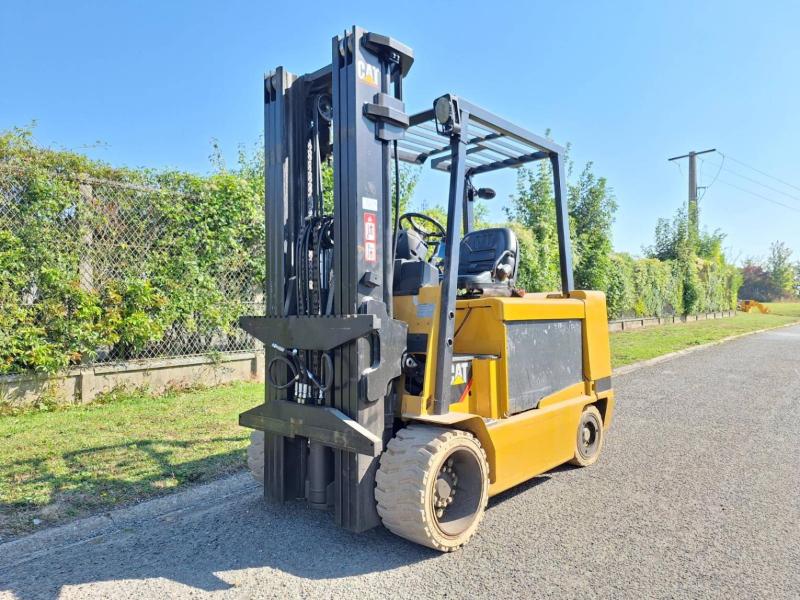 Chariot élévateur diesel Caterpillar EP30K