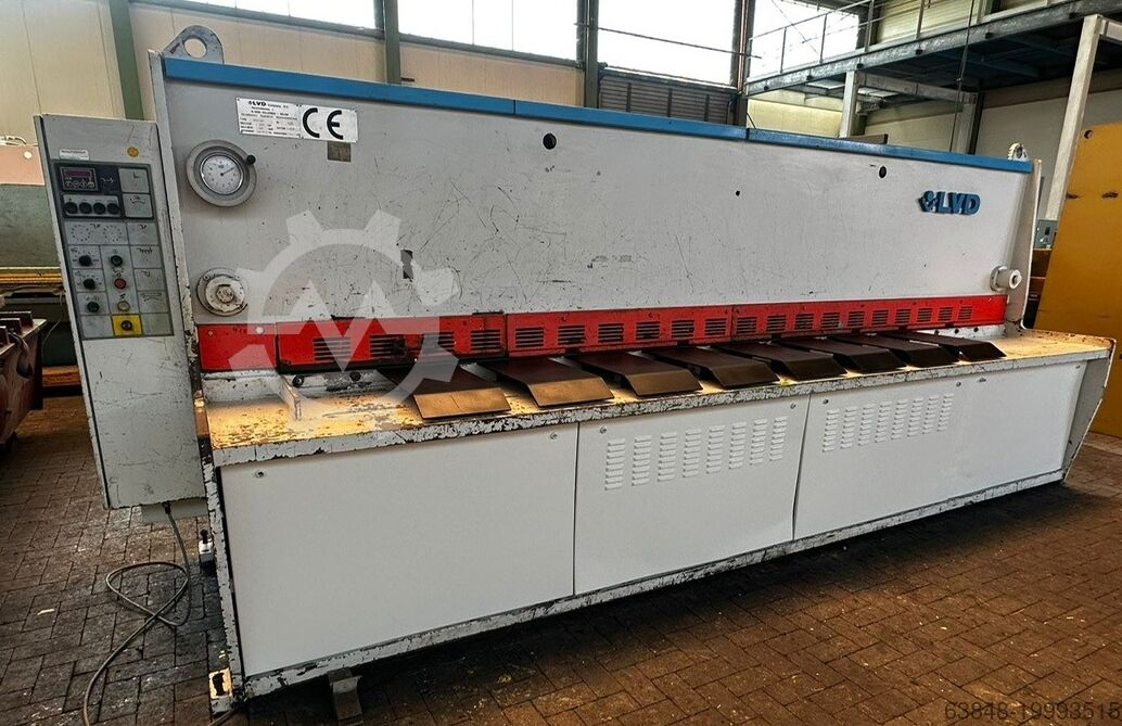 Hydraulic guillotine shear LVD HST-C 40/6