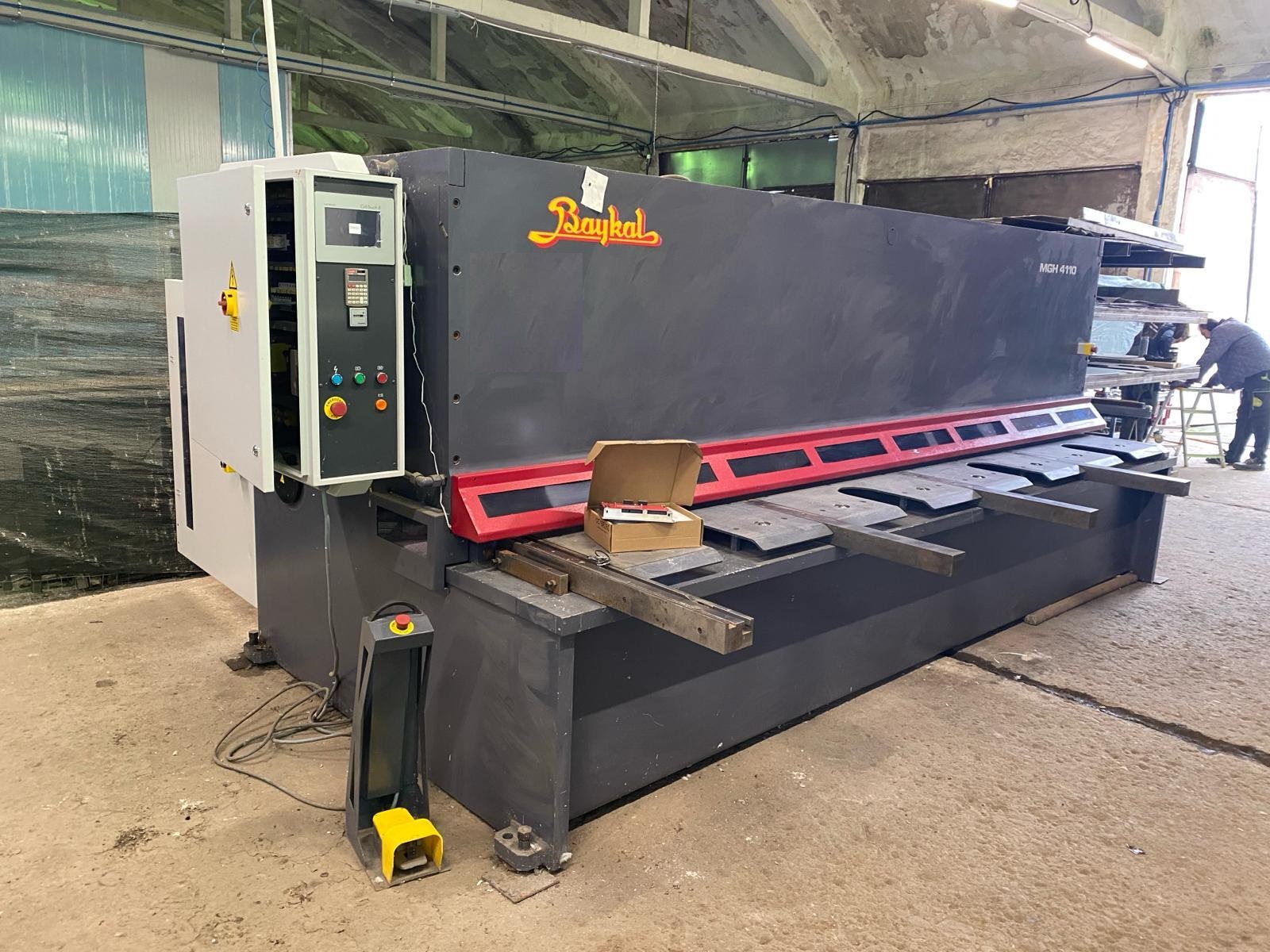 Cisaille CNC Baykal MGH 4100x10mm Hot deal Faible nombre d'heures