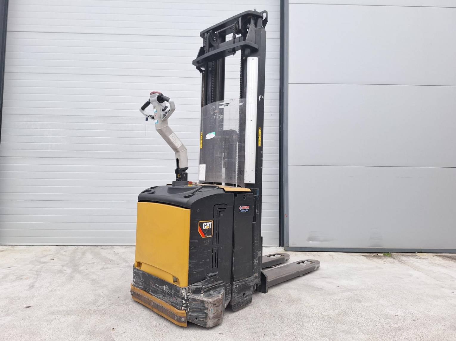 Gerbeur Caterpillar NSV16Ni