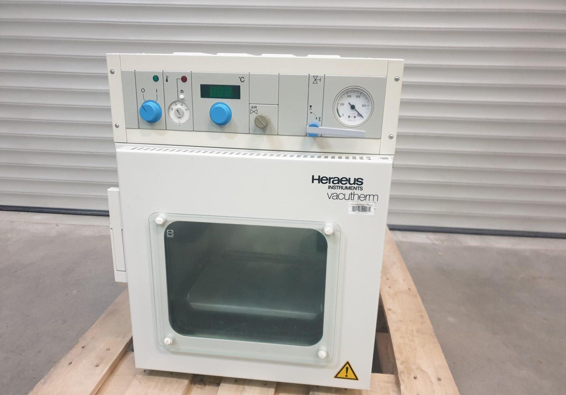 Incubateur de laboratoire Heraeus Vacutherm
