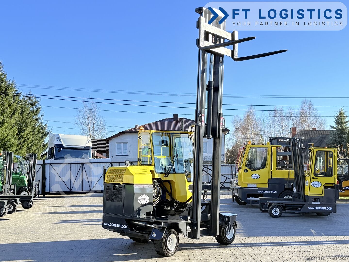 4-way forklift Combilift C3000XL DUPLEX FREE LIFT GAS POSITIONER