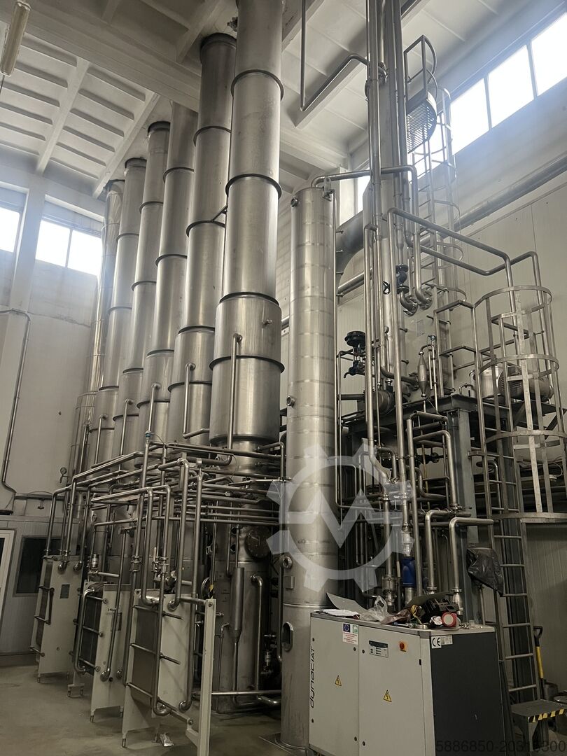 Evaporation station for apple concentrate