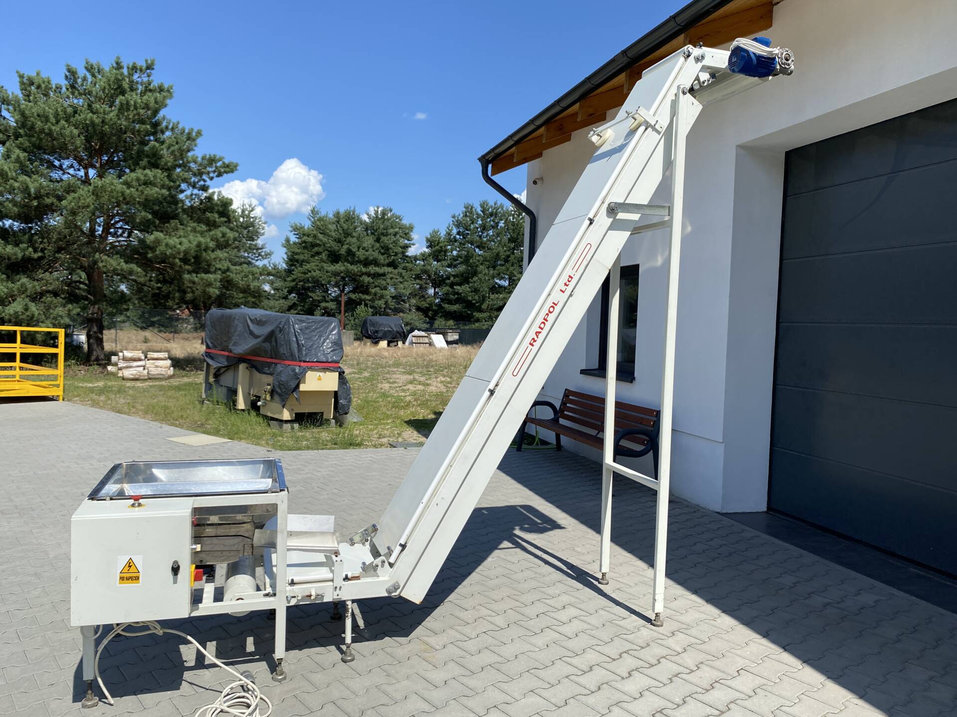 RADPOL RF40 Alimentateur vibrant avec convoyeur de ramassage