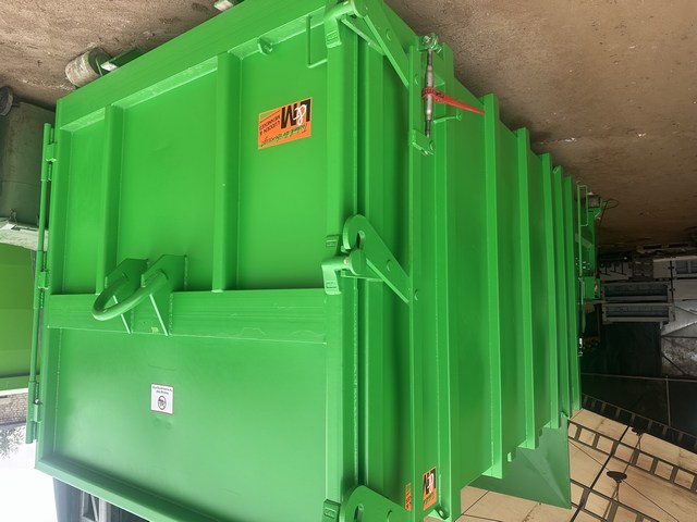 Conteneur-presse Ludden et Mennekes lm20gl