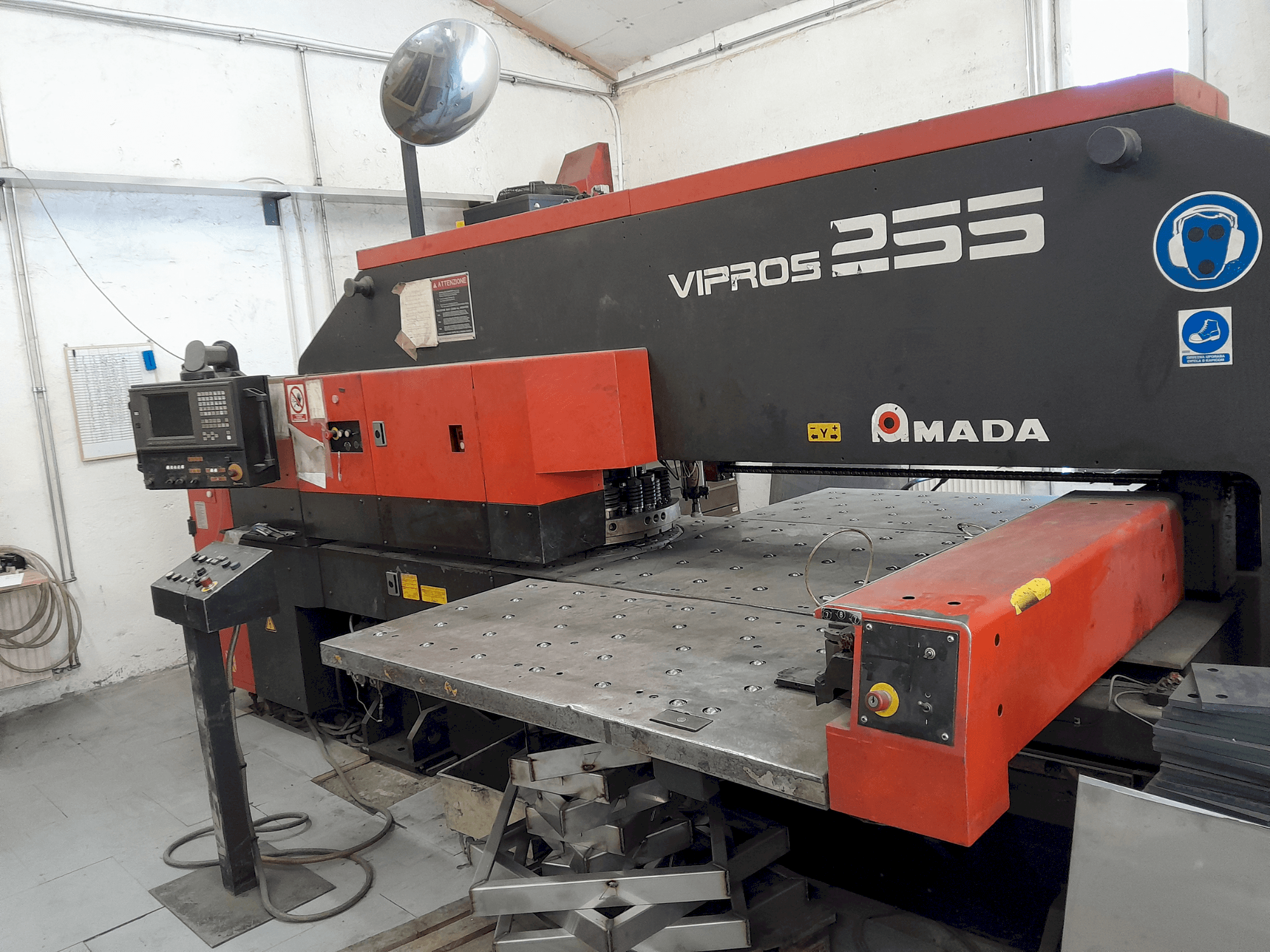 Poinçonneuse à cnc AMADA Vipros 255 Bonne affaire