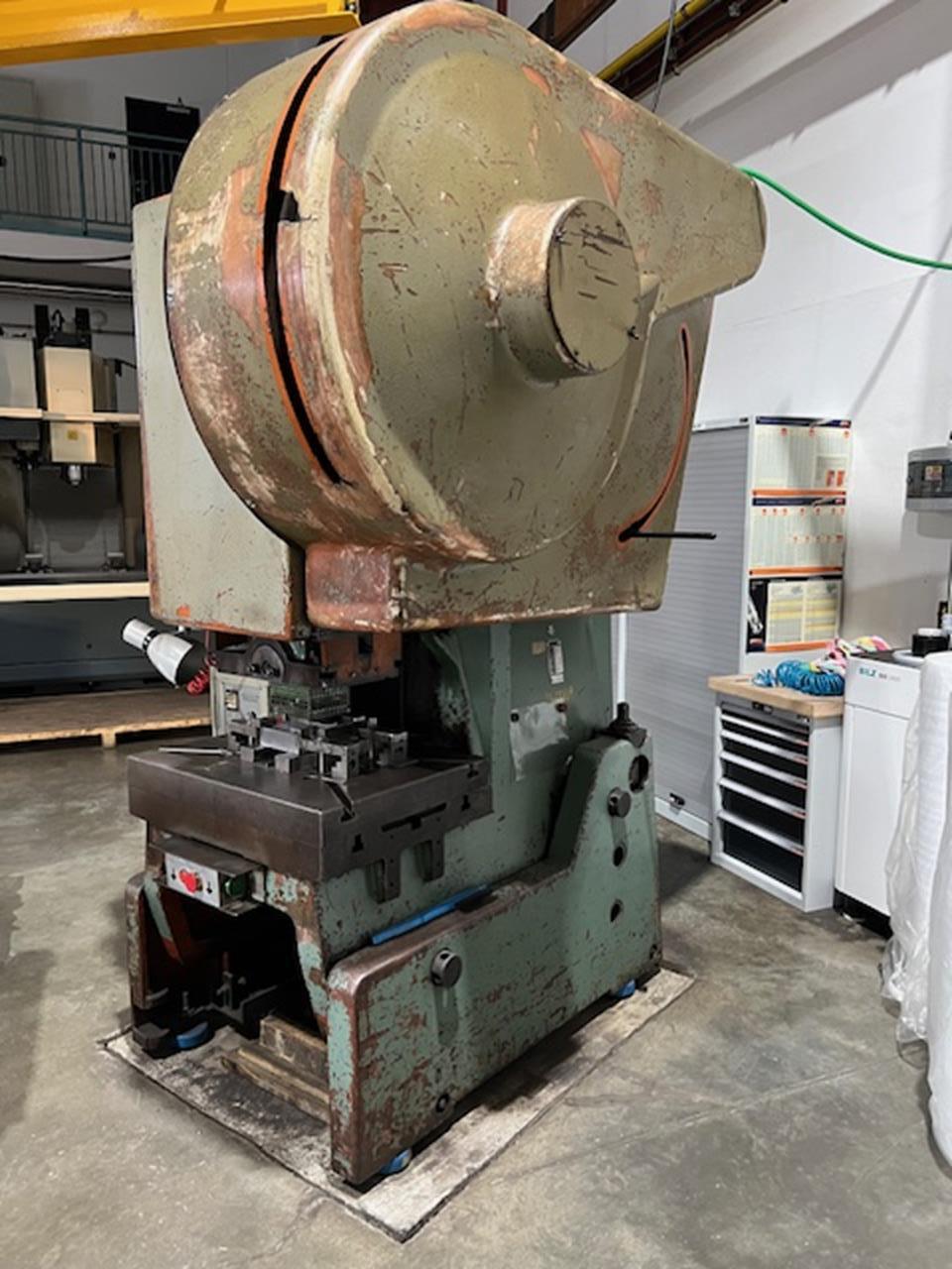 Presse excentrique Smeral LEN 63 C