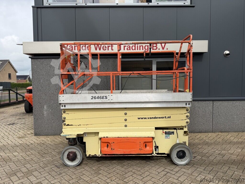JLG 2646ES scissor lift, aerial work platform, 2005 hours, 10m working height JLG 2646ES schaarlift schaar hoogwerker 2005uur 10mtr werkhoogte