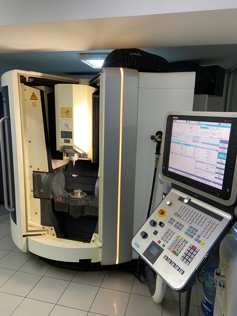Centre d'usinage 5 axes DMG Deckel Maho HSC 20 Linear