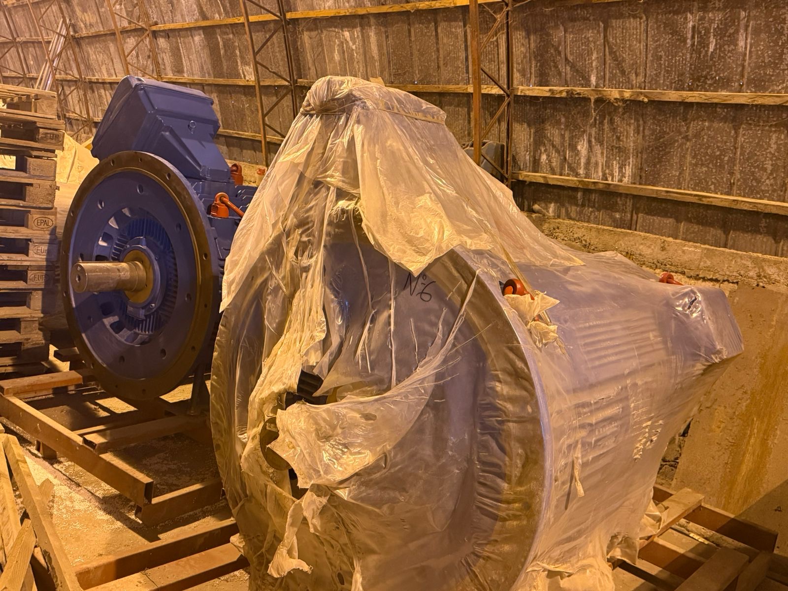 Machine pour l'énergie WEG WEG W50 4P 450JH