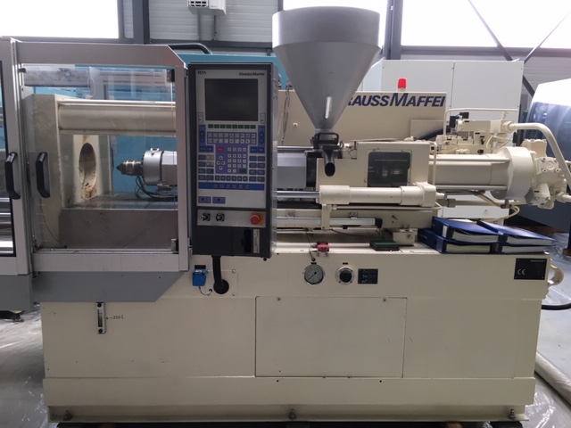 Presse à injecter Krauss Maffei 80T 80-390 C1