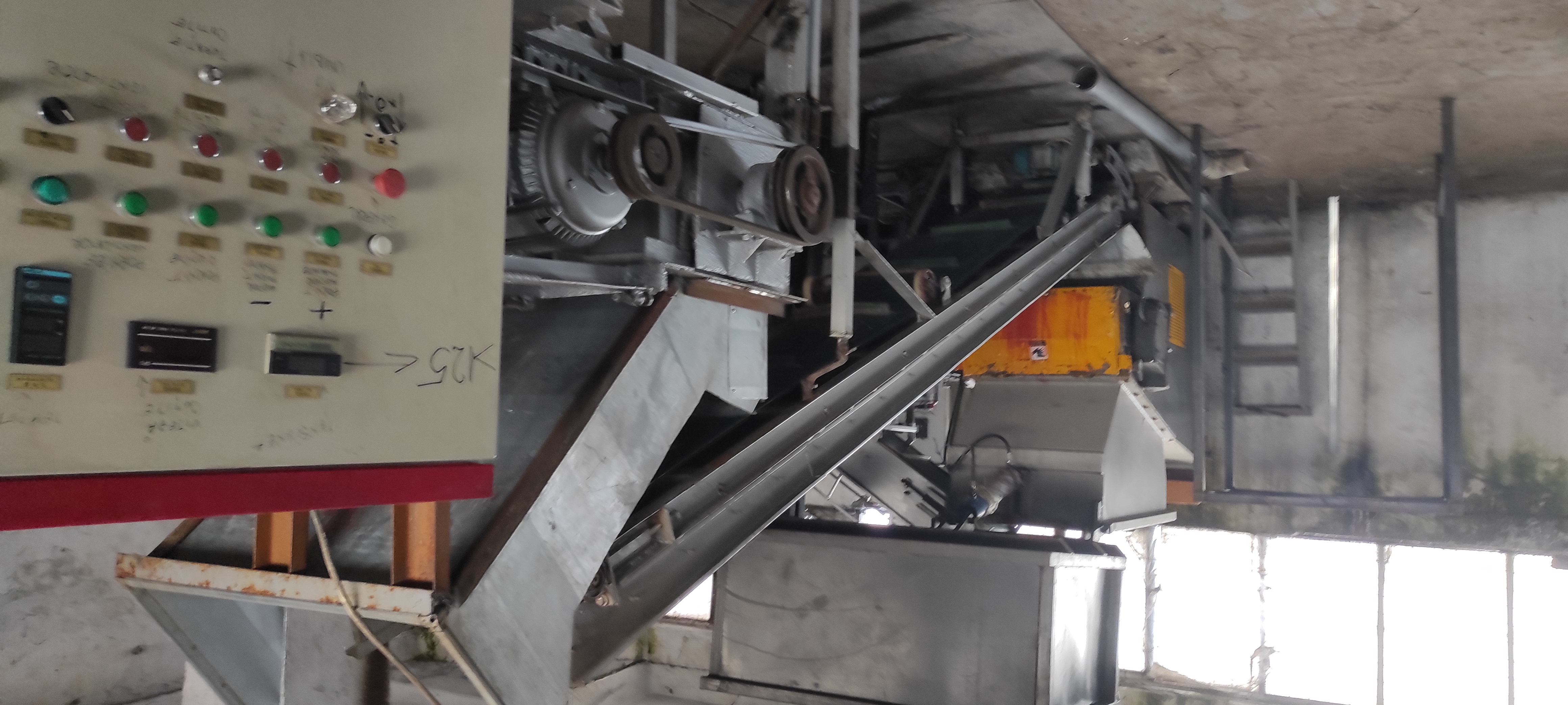 Nous vendons des lignes de lavage et de granulation pour LDPE, LLDPE, HDPE et PP.