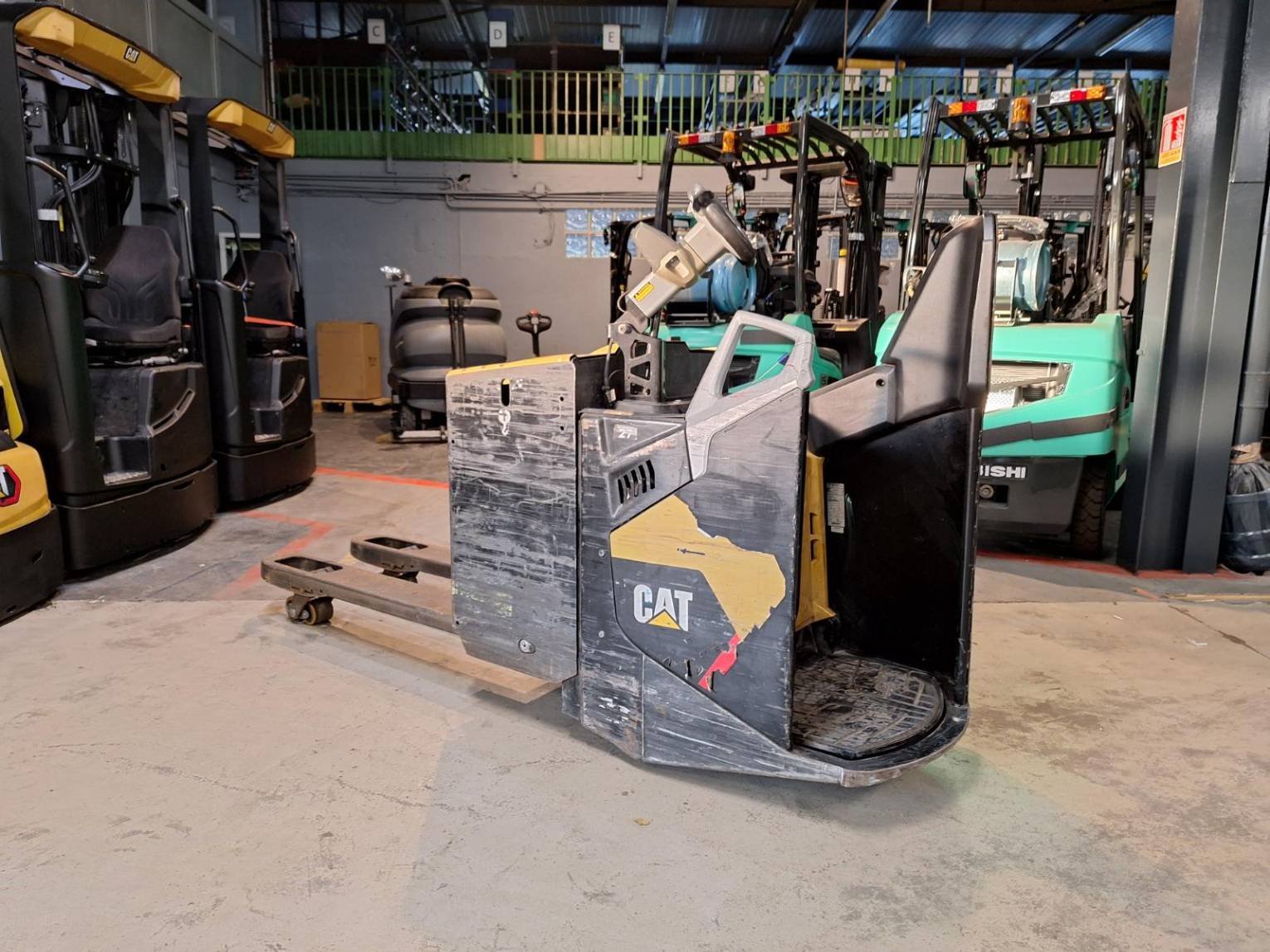Transpalette Caterpillar NPF25N2