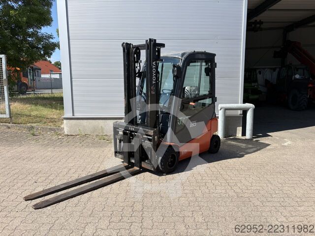 Electric 4-wheel forklift Toyota 8 FBM 20 T / 1.260 h!