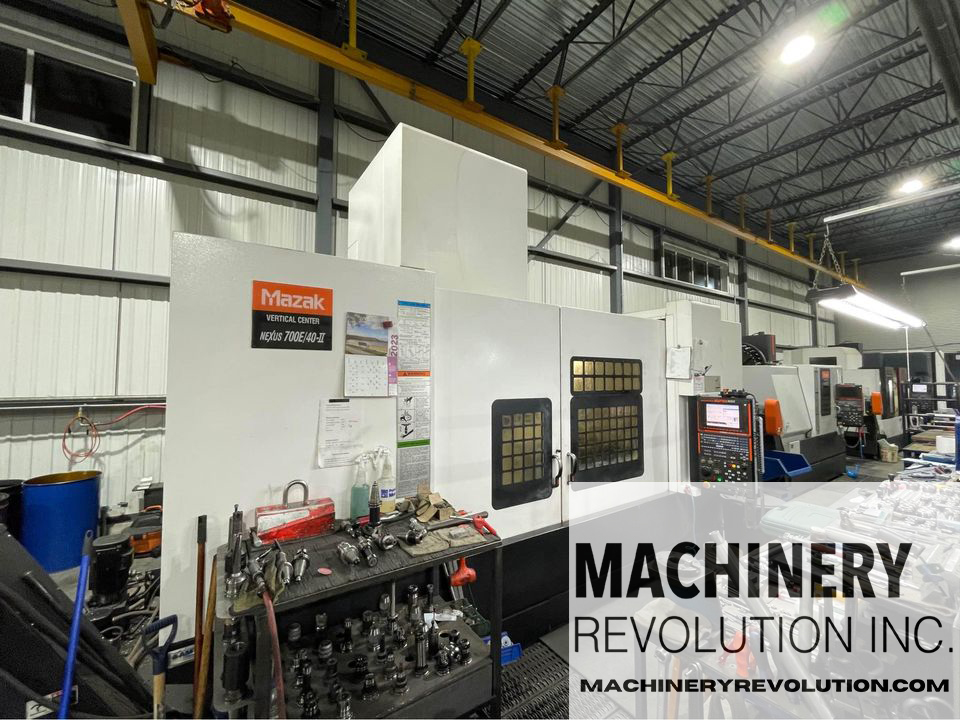 Centre d'usinage vertical CNC 2013 MAZAK VCN 700 E 40 II avec 12 000 tr/min / WIPS / TSC ***Peu d'heures***