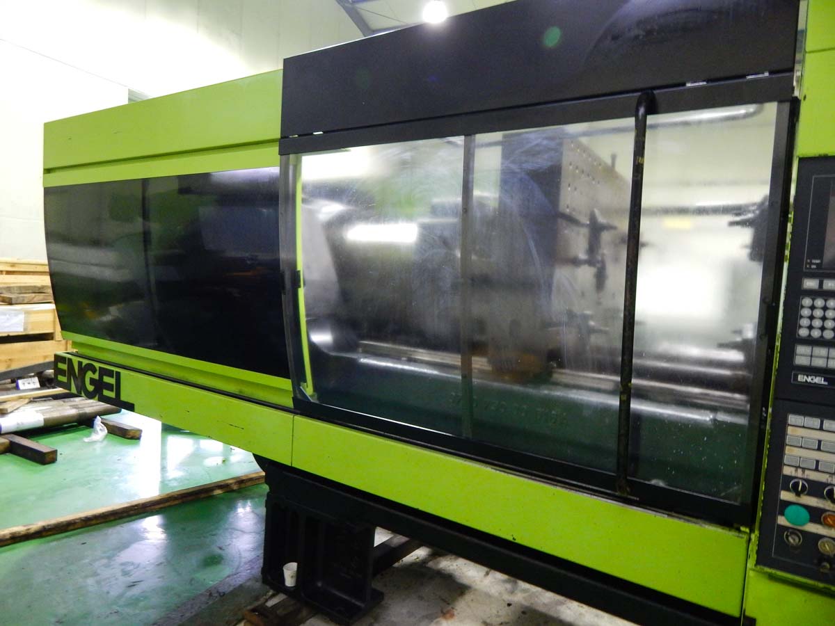 Presse à injecter ENGEL 300 T type VICTORY 1800 / 300 POWER