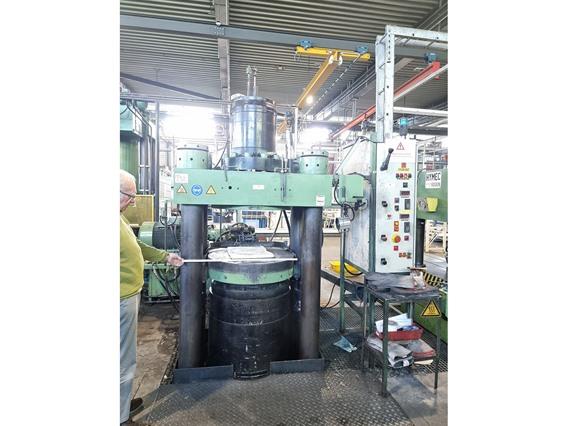 Presse d'extrusion à froid Darragon 750 ton heated