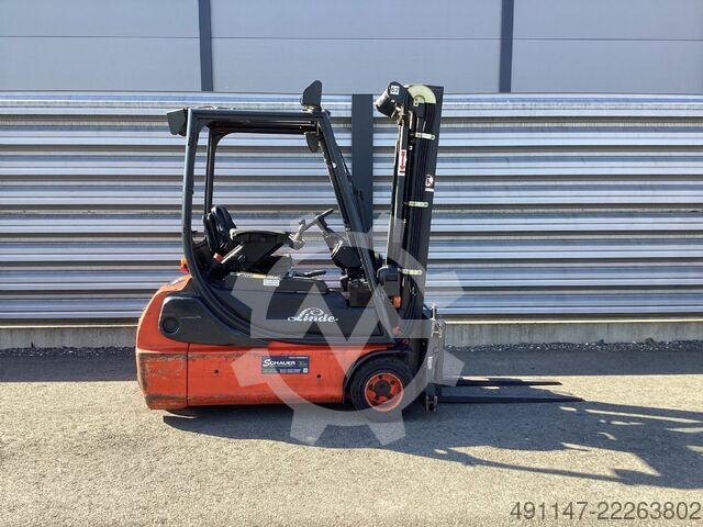 Electric 3-wheel forklift Linde E18C-2