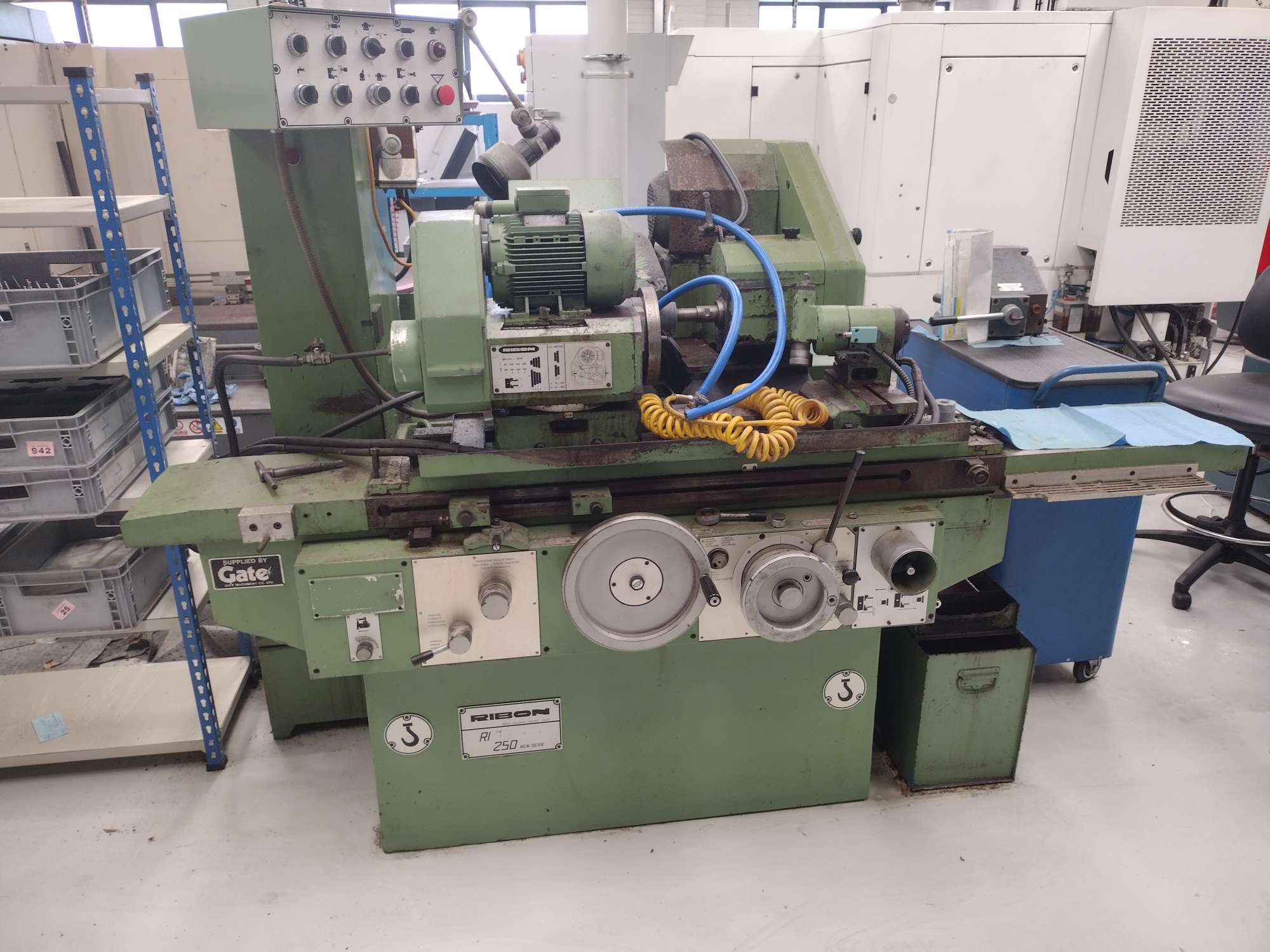 Rectifieuse cylindrique Ribon RI250