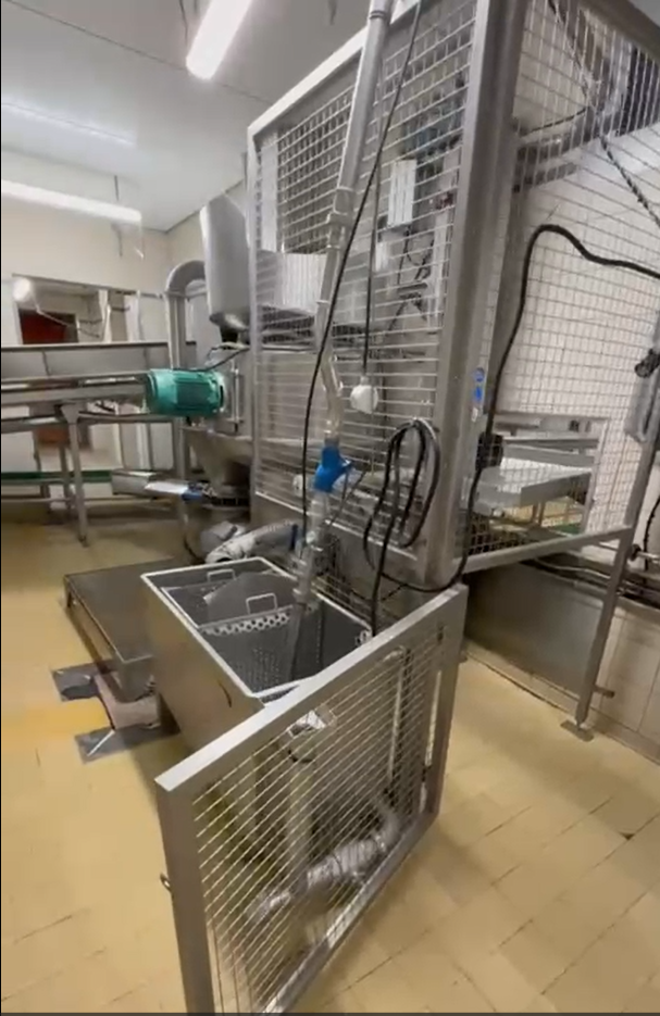 Intestines cutter, La Parmentiere, EQ100