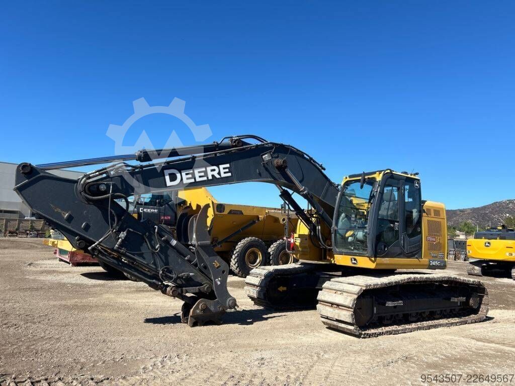 Crawler excavator John Deere 245G