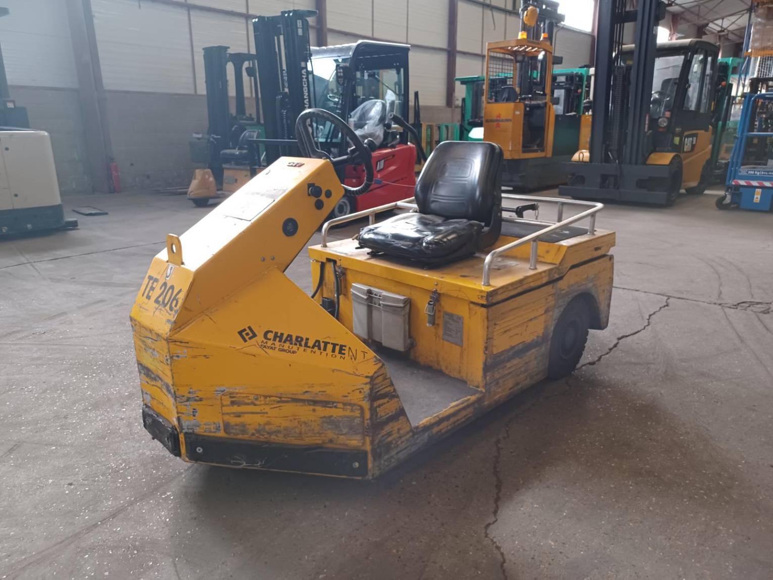 Tracteur de remorquage Charlatte TE206