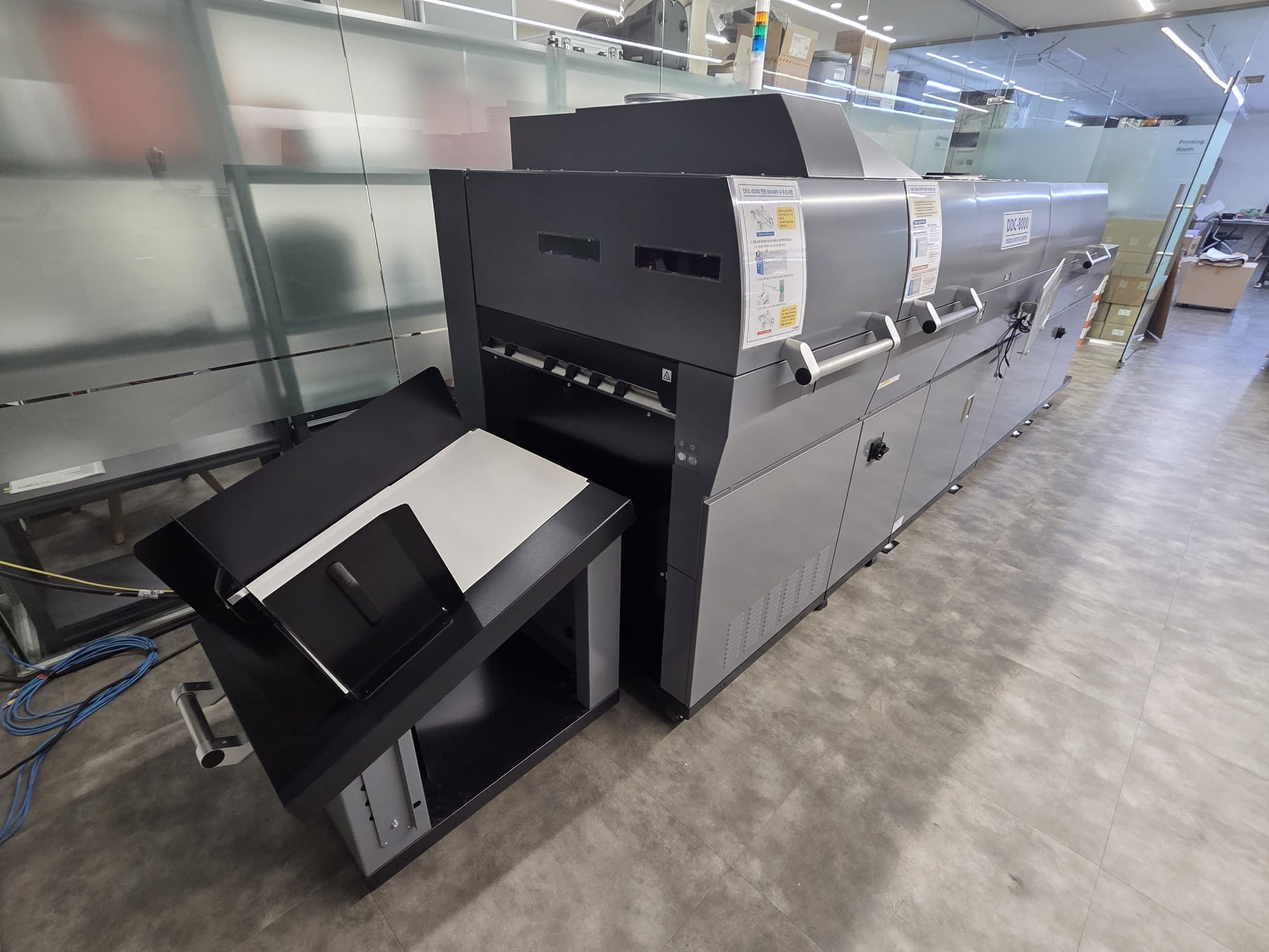 Machine d'impression Duplo B2 UV Spot DDC-8000