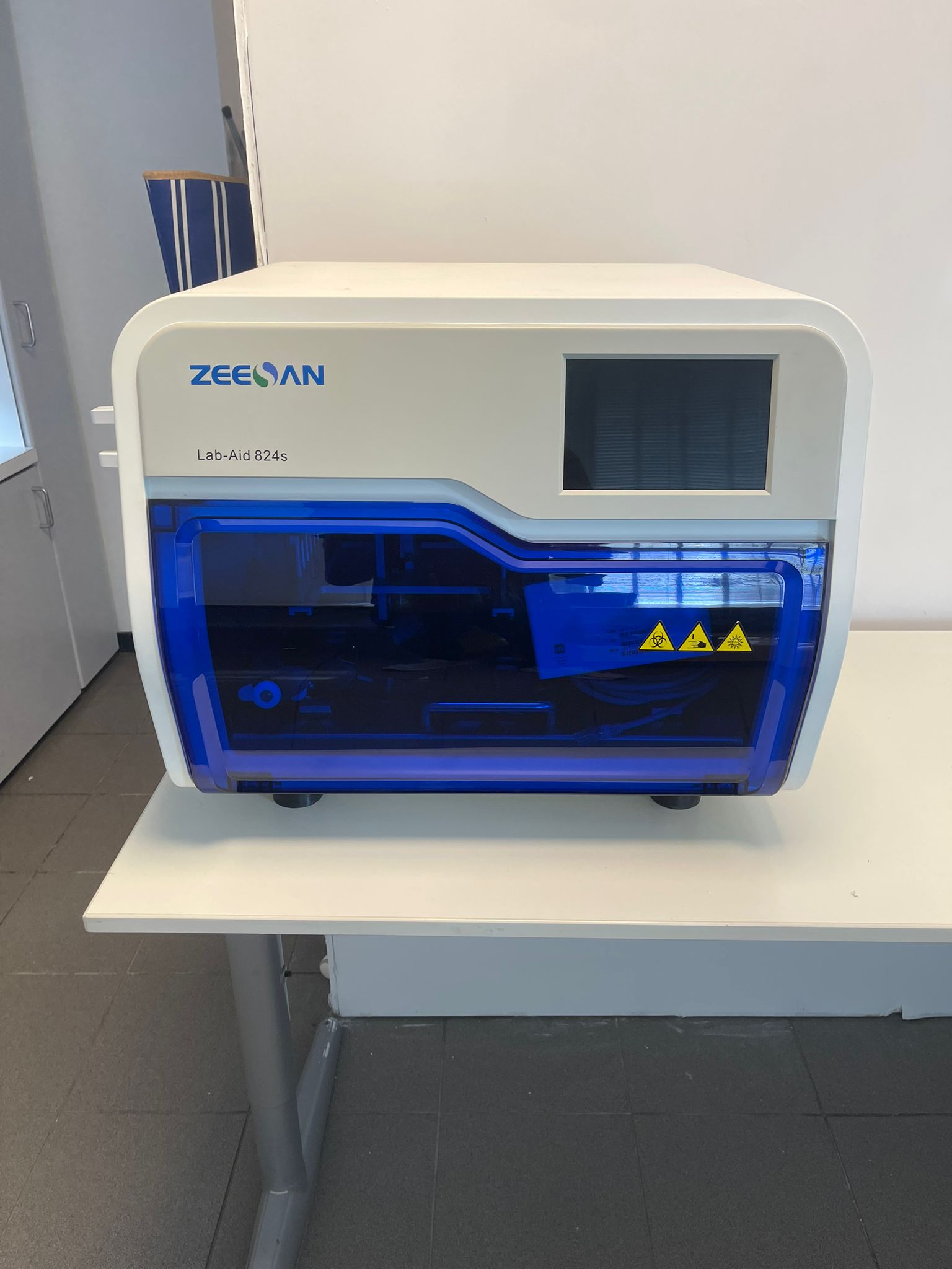 Zeesan Lab-Aid 824s Système d'extraction d'acide nucléique - Remis à neuf, excellent état Hot deal