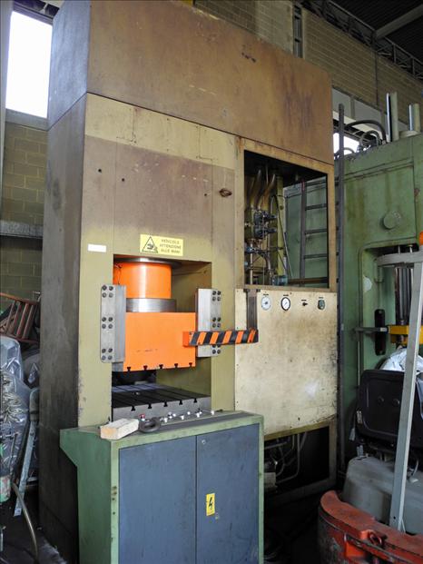 Presse hydraulique RISPOPRESSE 800