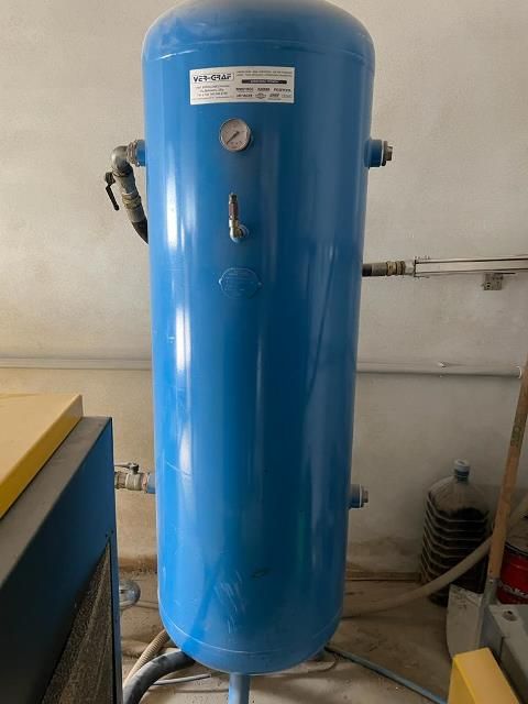 Réservoir vertical SICC de 500 litres peint